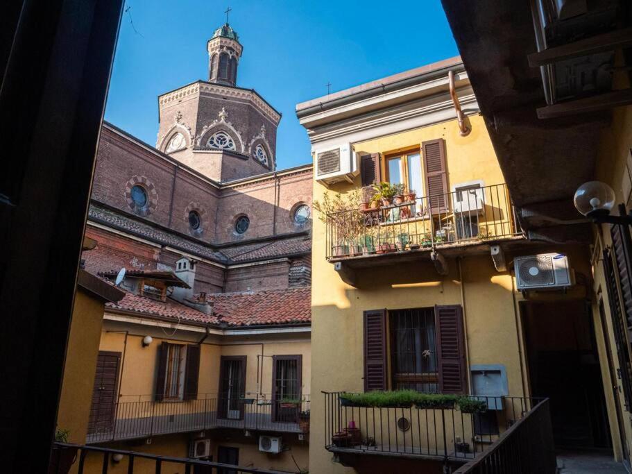 Romantic Flat On Navigli River By Easylife Milan Exterior photo